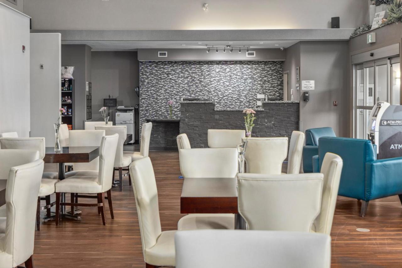 Home Inn & Suites Regina Airport מראה חיצוני תמונה
