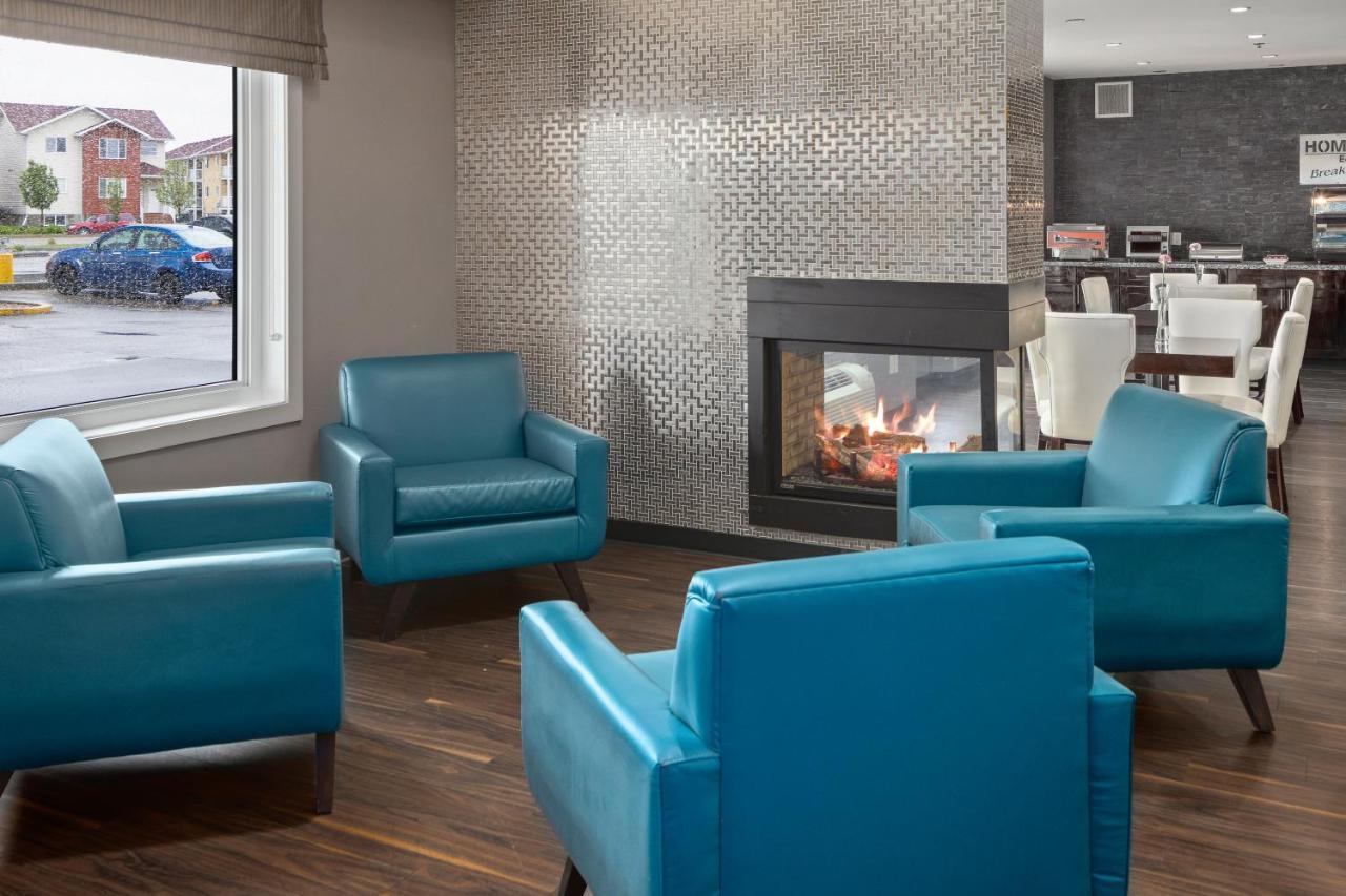 Home Inn & Suites Regina Airport מראה חיצוני תמונה