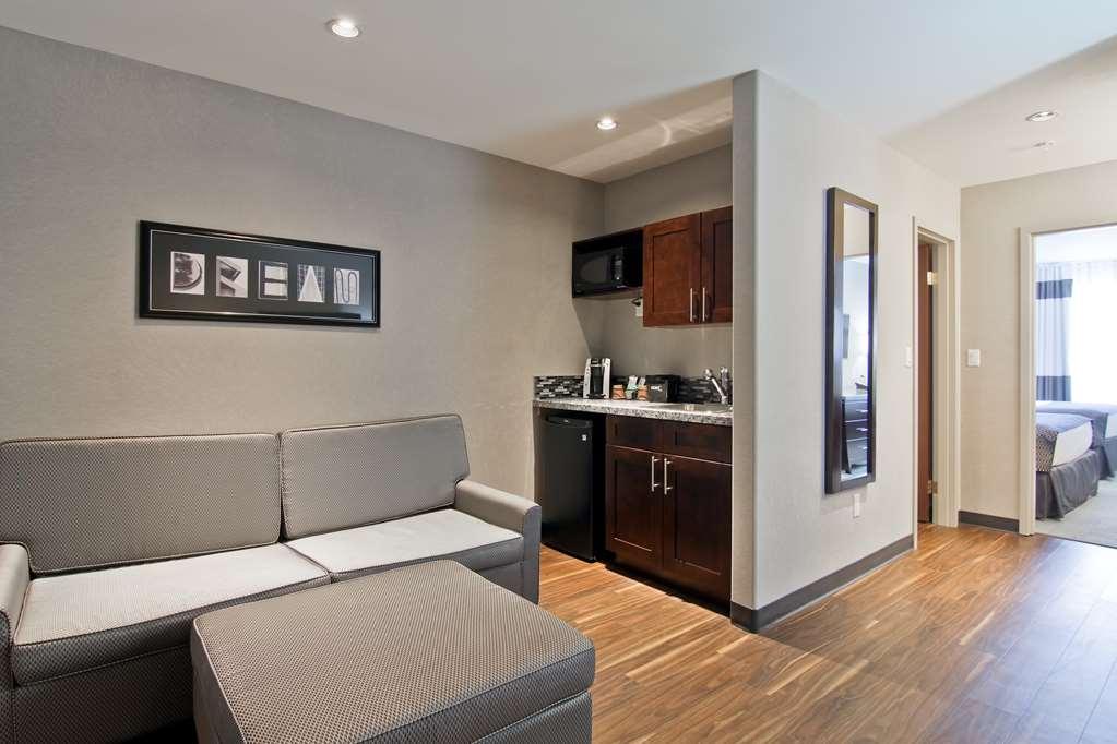 Home Inn & Suites Regina Airport חדר תמונה