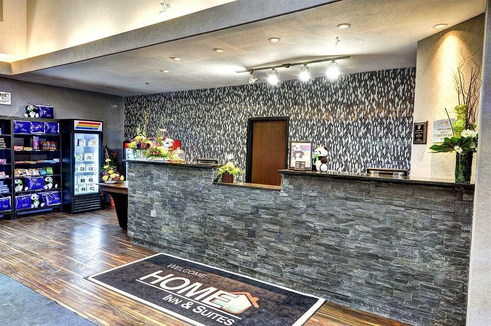 Home Inn & Suites Regina Airport מראה חיצוני תמונה