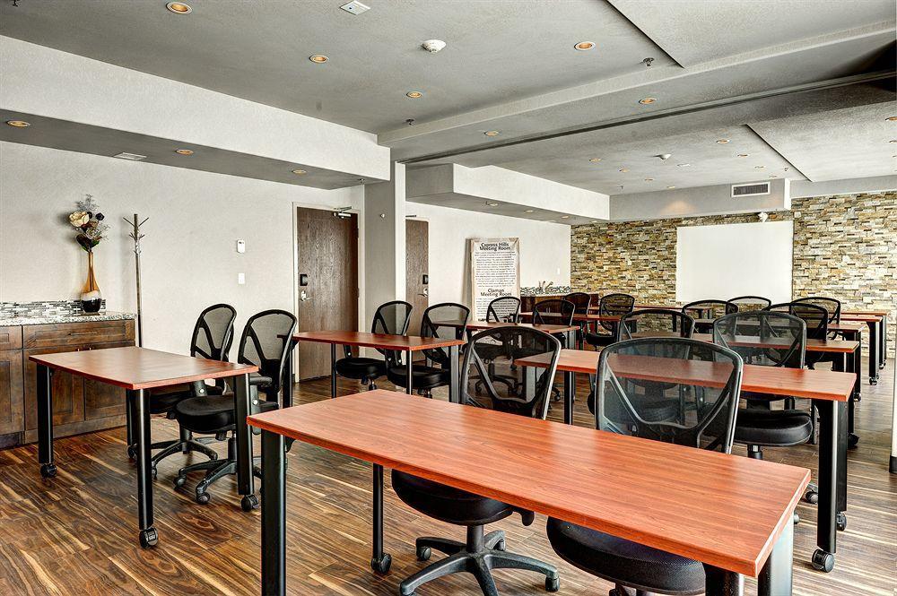 Home Inn & Suites Regina Airport מראה חיצוני תמונה