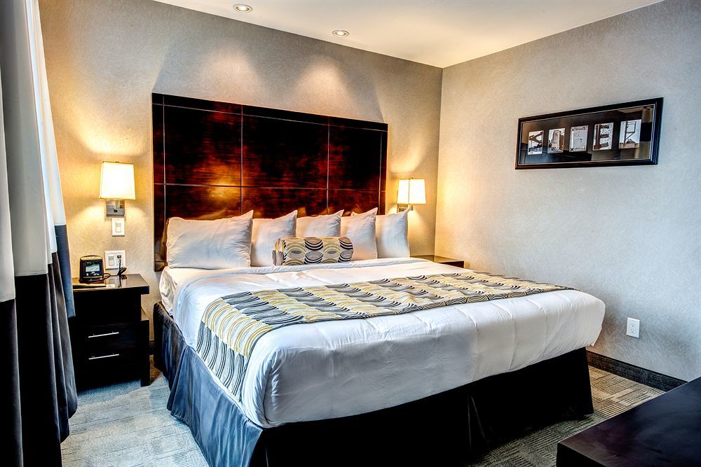 Home Inn & Suites Regina Airport מראה חיצוני תמונה